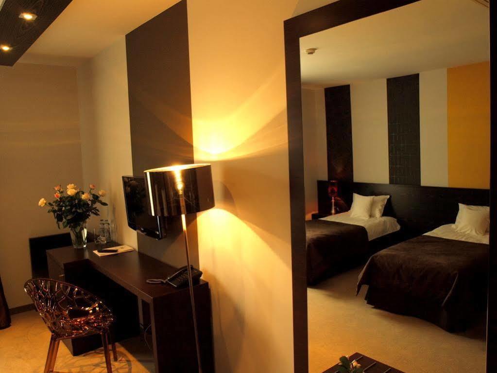 Hotel Нєполоміце Екстер'єр фото