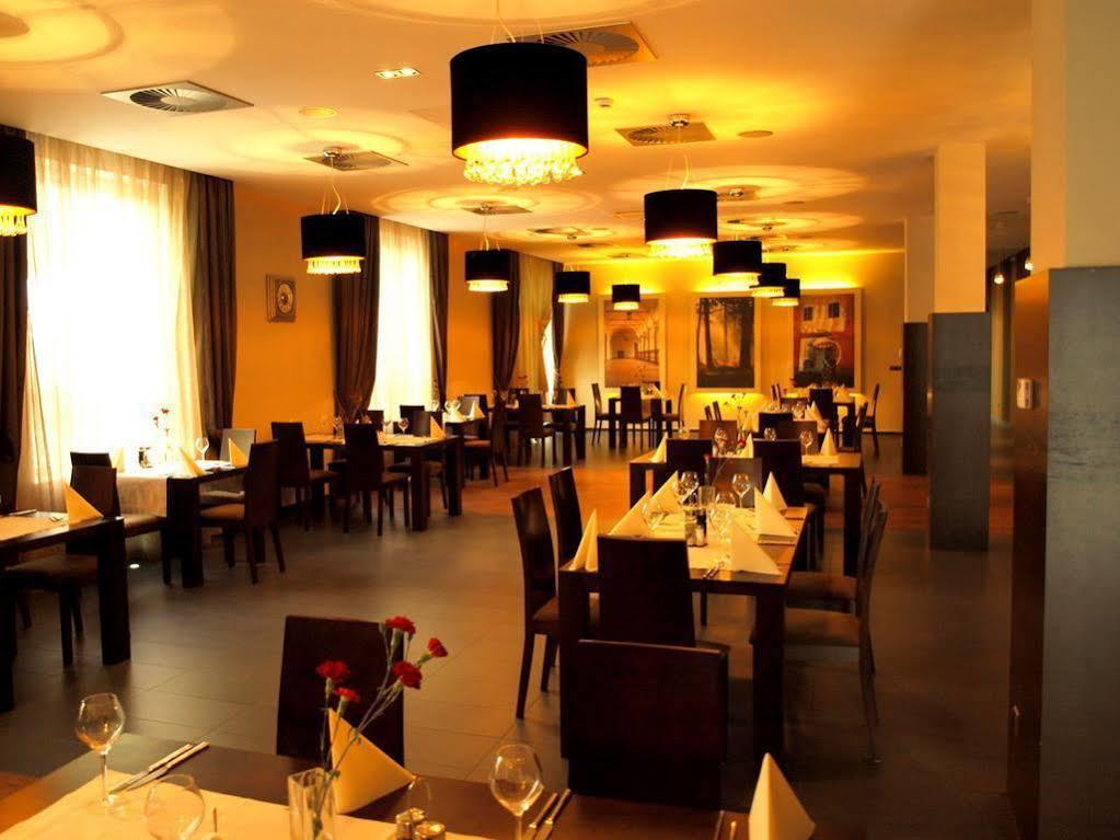 Hotel Нєполоміце Екстер'єр фото